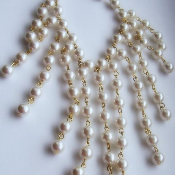 Hand Made - Elegant Pearl Necklace - Picture 3 of 5
